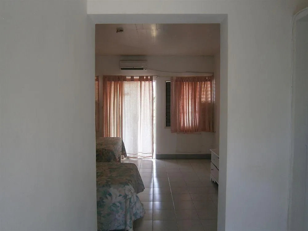 The Royal Hummingbird Resort Negril