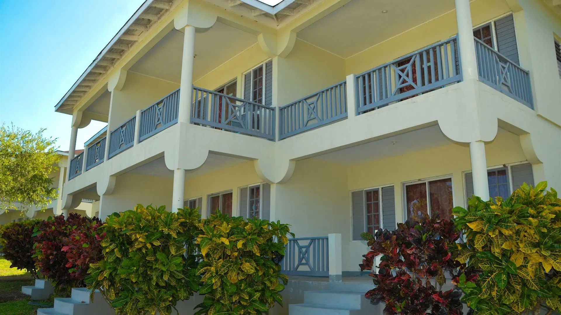 The Royal Hummingbird Resort Negril Hotel