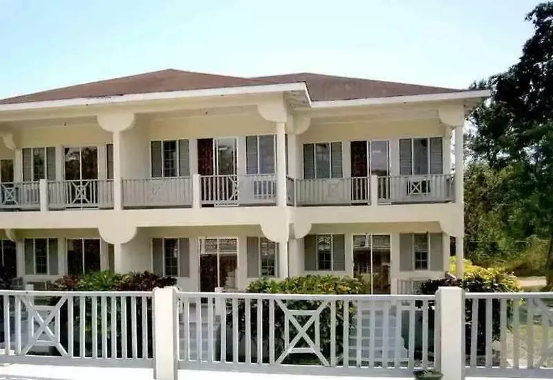 The Royal Hummingbird Resort Negril